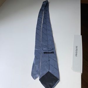 GUCCI MADE IN ITALY TIE. 59”x4” PREOWNED
